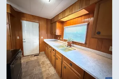 5545 43rd Wy NE, Salem, OR 97305 - Photo 8