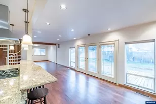 215 S Spruce St, Sisters, OR 97759 - Photo 26