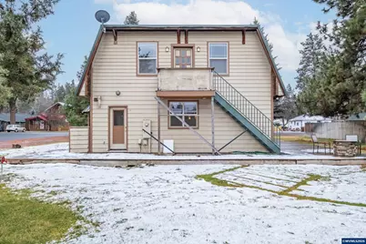 215 S Spruce St, Sisters, OR 97759 - Photo 48