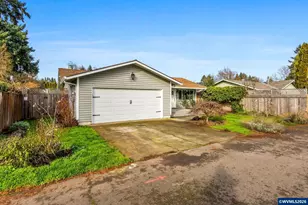 662 Wilson St, Woodburn, OR 97071 - Photo 2