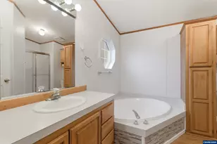 3326 Senecal Creek Dr, Woodburn, OR 97071 - Photo 32