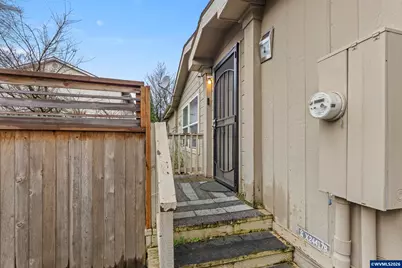 12323 SE Holgate Bl #2, Portland, OR 97236 - Photo 2