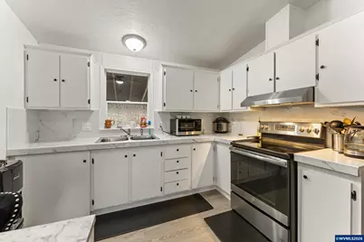 12323 SE Holgate Bl #2, Portland, OR 97236 - Photo 8