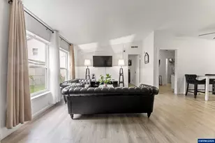 12323 SE Holgate Bl, Portland, OR 97236 - Photo 4