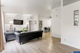 12323 SE Holgate Bl, Portland, OR 97236 - Photo 6