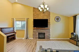 4334 Log Dr NE, Salem, OR 97305 - Photo 8