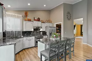 4334 Log Dr NE, Salem, OR 97305 - Photo 16