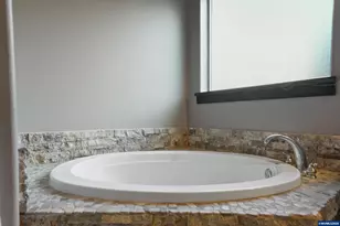 4334 Log Dr NE, Salem, OR 97305 - Photo 28