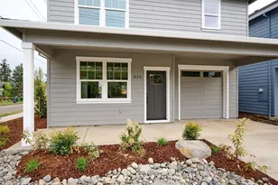 818 Pine St, Silverton, OR 97381 - Photo 2