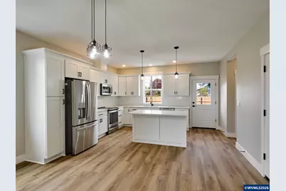 818 Pine St, Silverton, OR 97381 - Photo 6