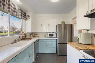 210 SE Clay St, Dallas, OR 97338 - Photo 12