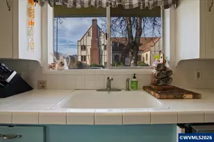 210 SE Clay St, Dallas, OR 97338 - Photo 12