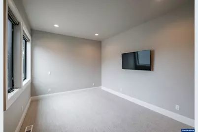 212 Kurth Meadows Av SE, Salem, OR 97306 - Photo 32