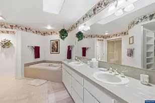 6428 Castle Lake Ct N, Keizer, OR 97303 - Photo 30