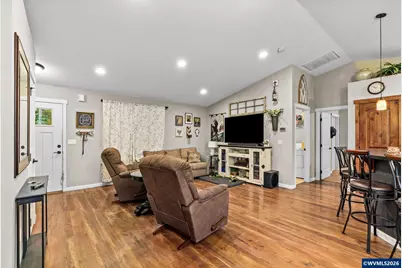 38160 Franklin Butte Bl, Scio, OR 97392 - Photo 6