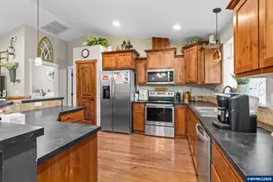 38160 Franklin Butte Bl, Scio, OR 97392 - Photo 10