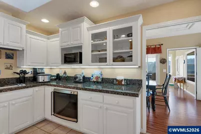 838 Hazeltine Av SE, Salem, OR 97306 - Photo 16