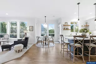 2863 Olympic St, Woodburn, OR 97071 - Photo 8