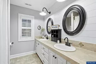 2863 Olympic St, Woodburn, OR 97071 - Photo 22