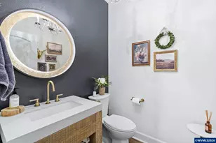 2863 Olympic St, Woodburn, OR 97071 - Photo 8