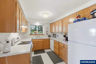 1815 S Skyline Ct, Salem, OR 97306 - Photo 22