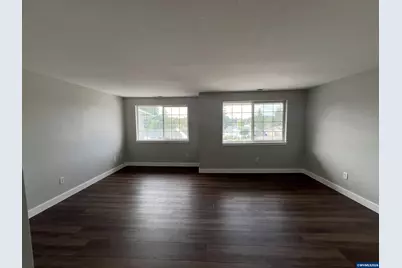 1815 S Skyline Ct, Salem, OR 97306 - Photo 2