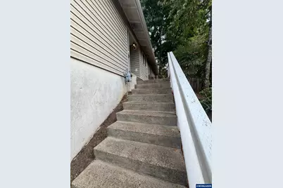1815 S Skyline Ct, Salem, OR 97306 - Photo 2