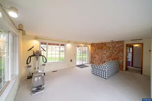 1090 SE 3rd Ave, Mill City, OR 97360 - Photo 12