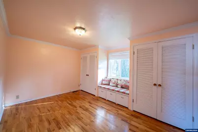 1090 SE 3rd Av, Mill City, OR 97360 - Photo 14