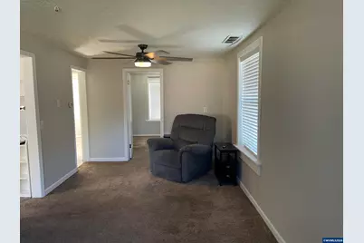 620 23rd St SE, Salem, OR 97301 - Photo 4