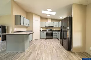 11105 Main St NE, Donald, OR 97020 - Photo 8