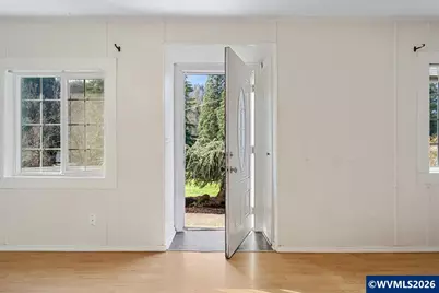 1401 S Water St, Silverton, OR 97381 - Photo 6