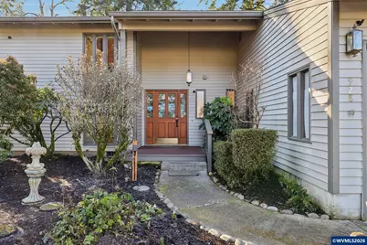 928 Barger St, Silverton, OR 97381 - Photo 2