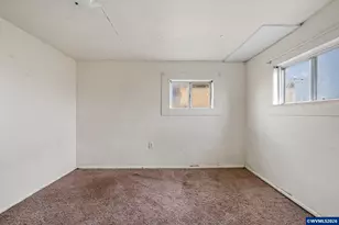 860 Burton St, Harrisburg, OR 97446 - Photo 12