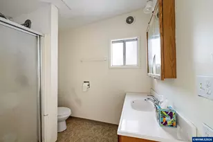 860 Burton St, Harrisburg, OR 97446 - Photo 16