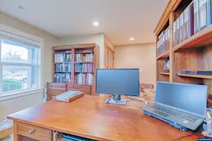 705 SE Stoneridge Ln, Dallas, OR 97338 - Photo 4