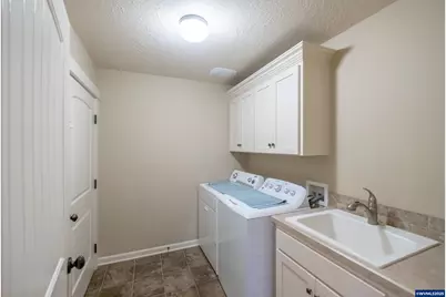 705 SE Stoneridge Ln, Dallas, OR 97338 - Photo 6