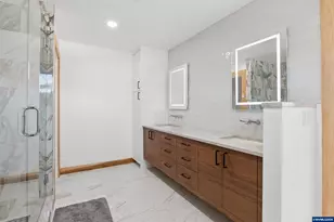 383 Ridgecrest Dr, Roseburg, OR 97471 - Photo 18