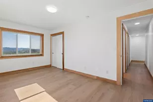 383 Ridgecrest Dr, Roseburg, OR 97471 - Photo 28