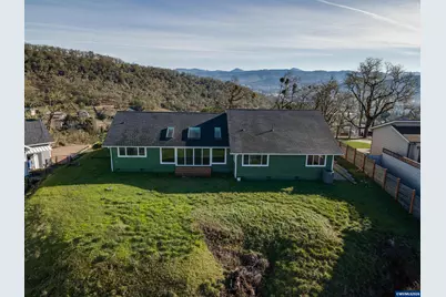 383 Ridgecrest Dr, Roseburg, OR 97471 - Photo 42