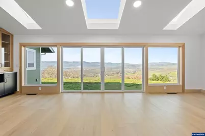 383 Ridgecrest Dr, Roseburg, OR 97471 - Photo 6