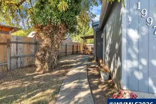 1997 SE Virginia Dr, Dallas, OR 97338 - Photo 4