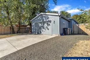 1997 SE Virginia Dr, Dallas, OR 97338 - Photo 2