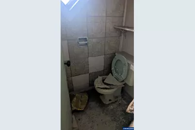 596 14th St SE, Salem, OR 97301 - Photo 14