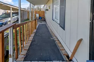 204 Cascade Dr, Lebanon, OR 97355 - Photo 4