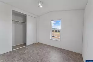 204 Cascade Dr, Lebanon, OR 97355 - Photo 18