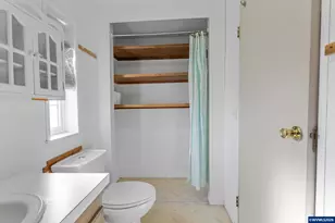 204 Cascade Dr, Lebanon, OR 97355 - Photo 16