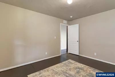 1033 Camelot Dr S, Salem, OR 97306 - Photo 36