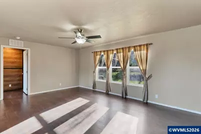 1033 Camelot Dr S, Salem, OR 97306 - Photo 18