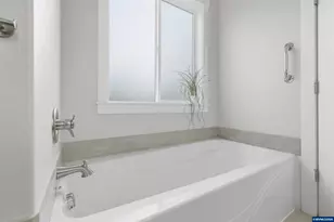 1784 Settlers Spring Dr NW, Salem, OR 97304 - Photo 22